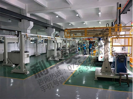 工業(yè)機(jī)器人怎樣提高工廠生產(chǎn)效率?